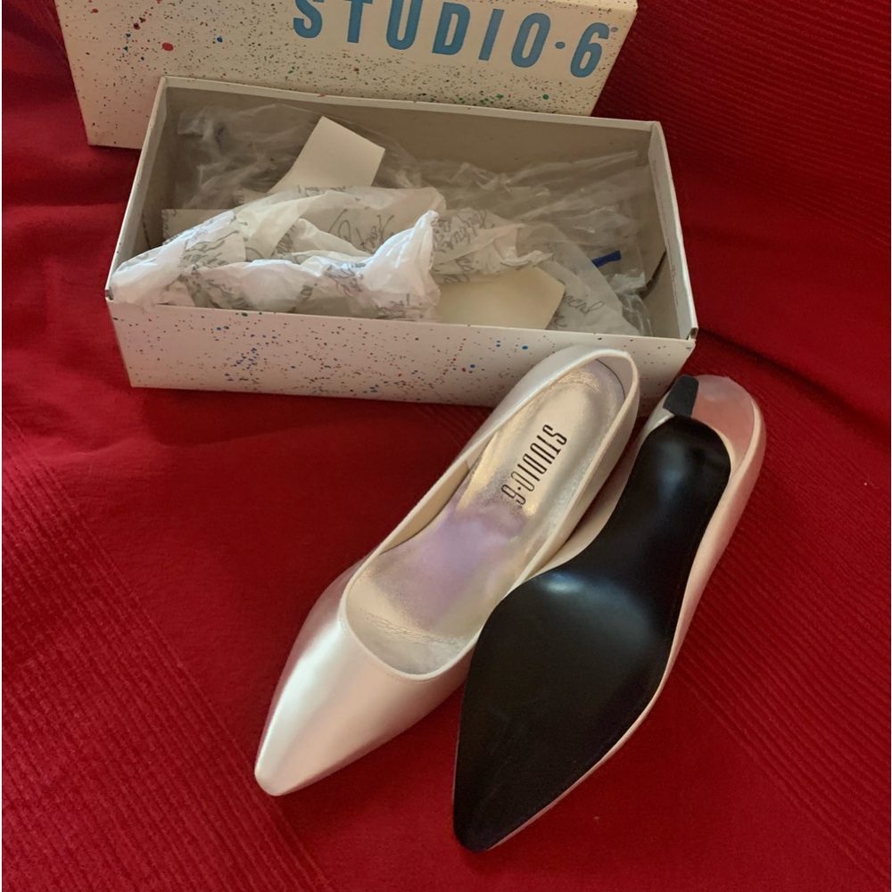 Vintage Dyeable Pump